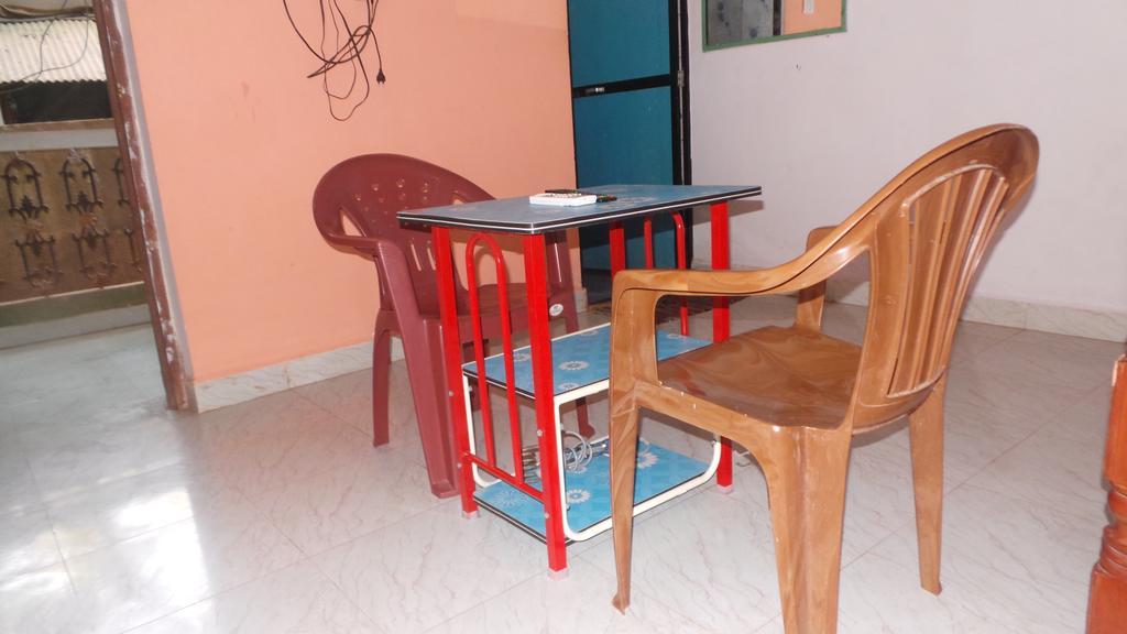 J.S Holiday Guest House กาลังกูติ ภายนอก รูปภาพ