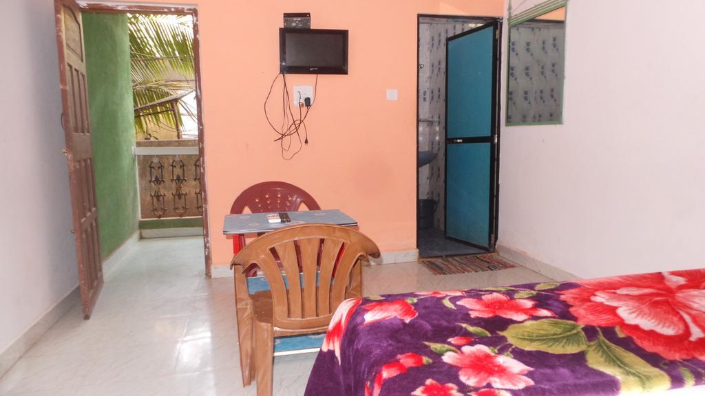 J.S Holiday Guest House กาลังกูติ ภายนอก รูปภาพ