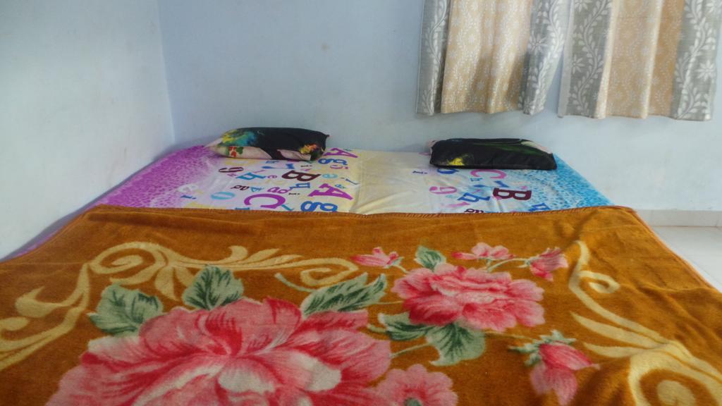 J.S Holiday Guest House กาลังกูติ ภายนอก รูปภาพ