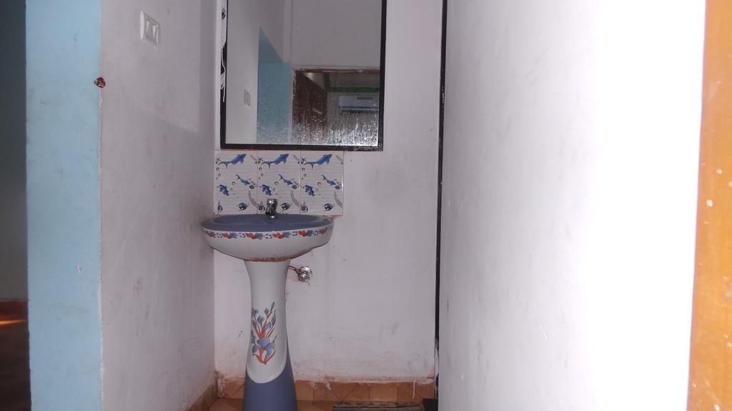 J.S Holiday Guest House กาลังกูติ ภายนอก รูปภาพ