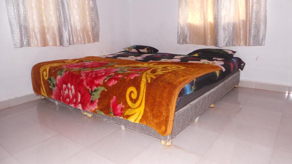 J.S Holiday Guest House กาลังกูติ ภายนอก รูปภาพ